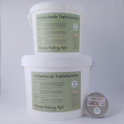 Billedet viser to solide plastikspande med maling fra Morsø Maling ApS. Den øverste spand er en 5-liters beholder, og den nedre spand er en større 10-liters beholder. Begge spande har et praktisk håndtag øverst og er udstyret med etiketter, der fremhæver produktet som 