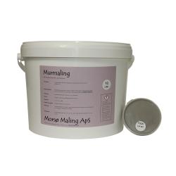 På billedet ser du en 10-liters plastikspand, som indeholder murmaling / facademaling til facader. Spanden er hvid med en stor, lilla etiket foran, der viser produktinformation. Teksten 